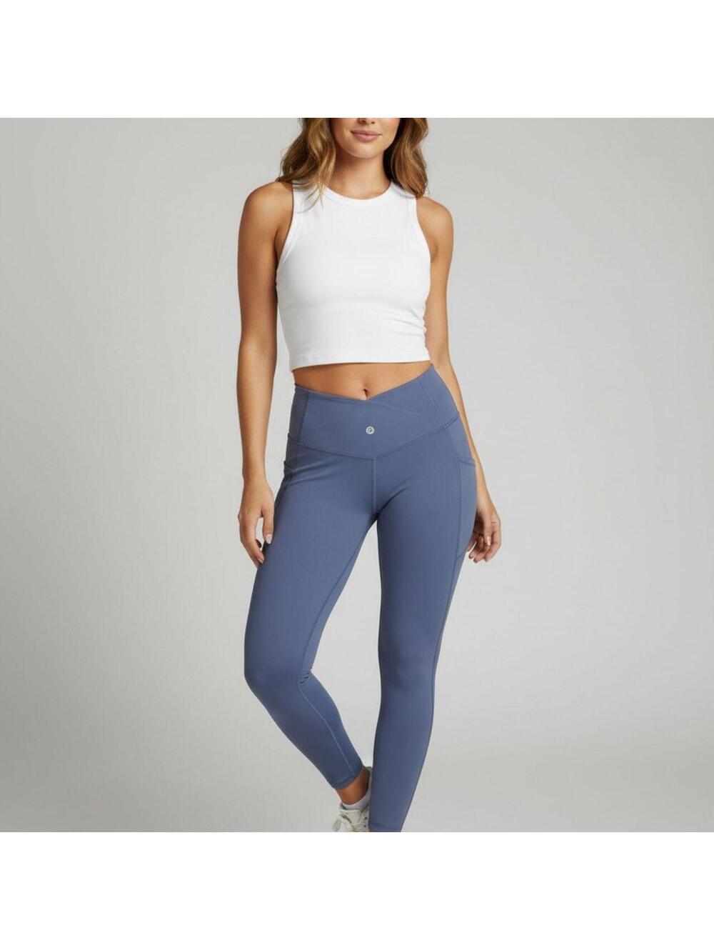 Halara Women's Navy and Blue Legging
